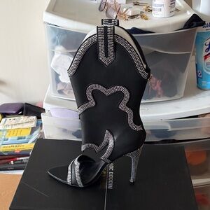 Yee Haw black cowgirl boot high heel.